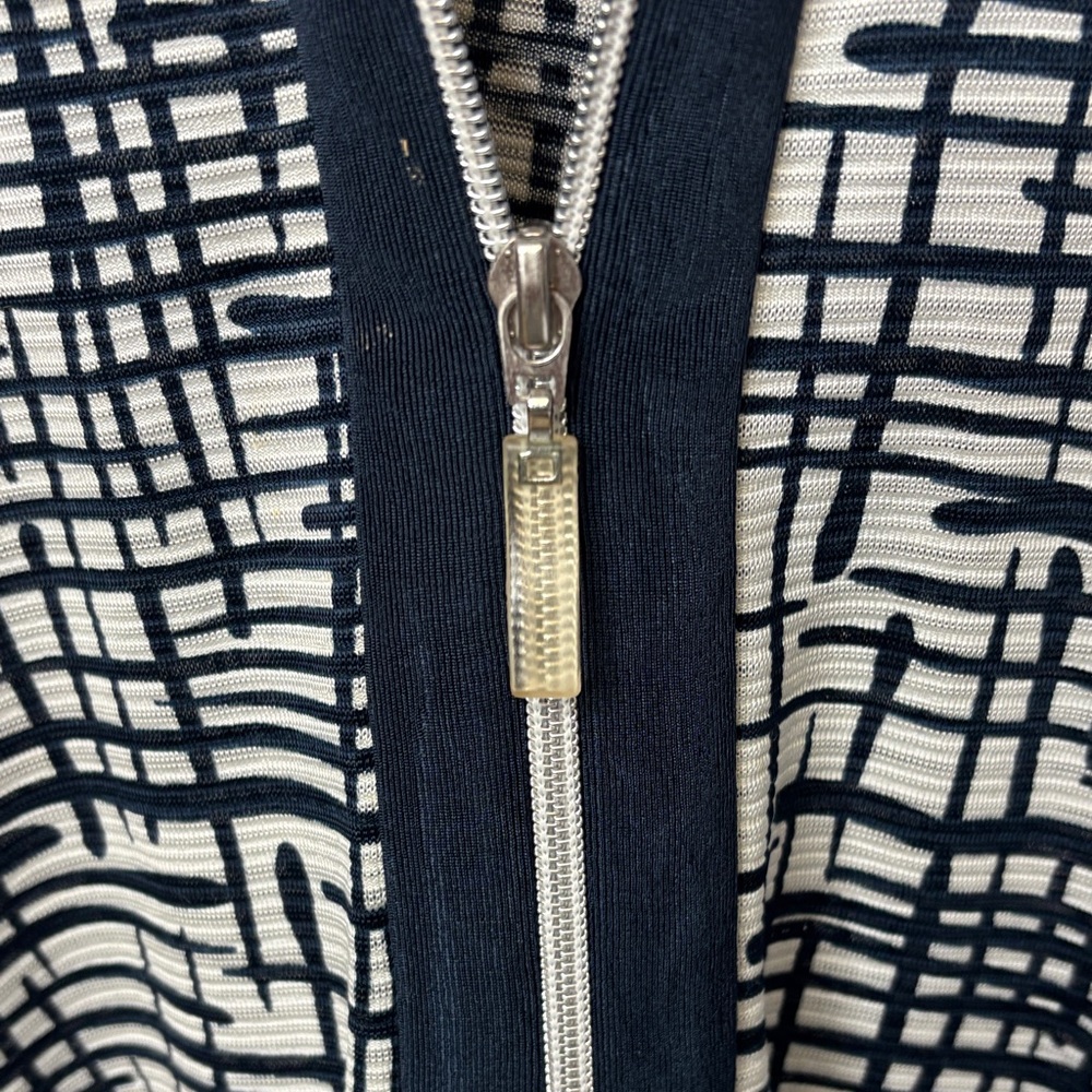 💙 Chico’s Geometric Navy & White Zip Hoodie Jacket Stretch Women’s Size 3 💙 - Picture 4 of 13